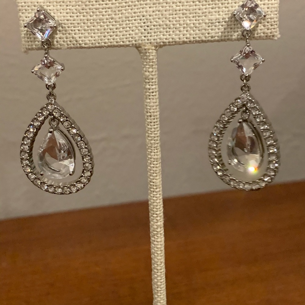 Avon Selected by Paula Abdul earrings